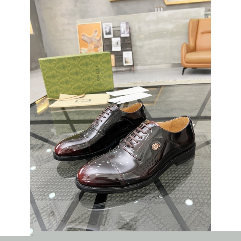 G*u*i leather shoes